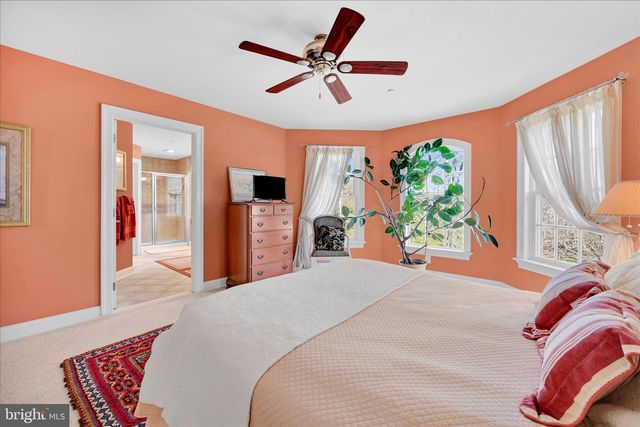 378 S WARNER RD, Wayne, PA 19087