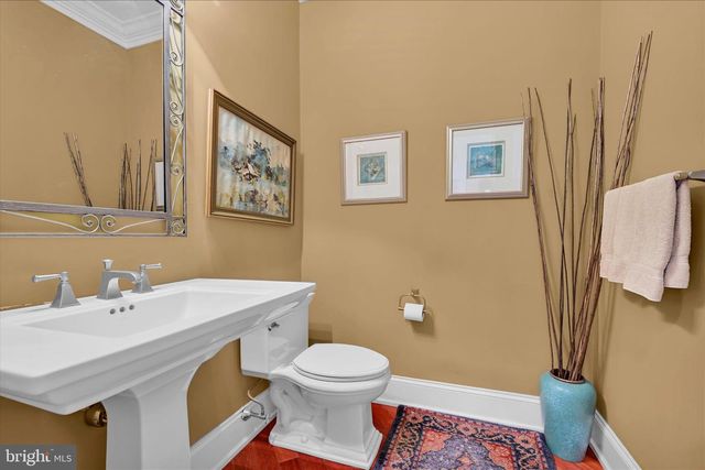 378 S WARNER RD, Wayne, PA 19087