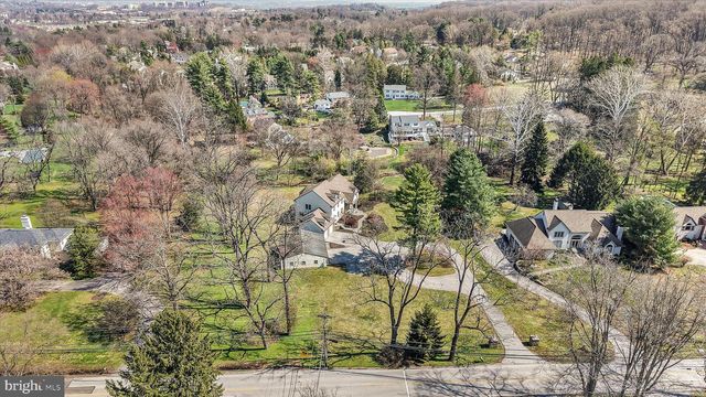 378 S WARNER RD, Wayne, PA 19087