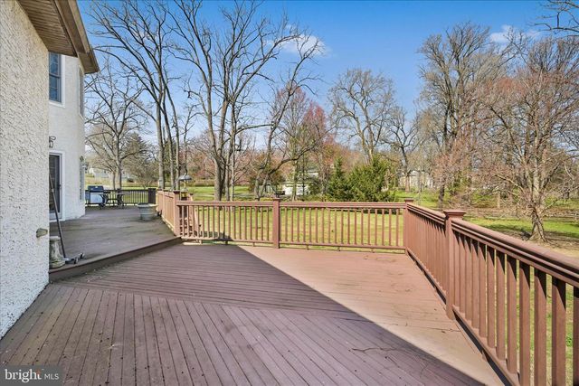 378 S WARNER RD, Wayne, PA 19087