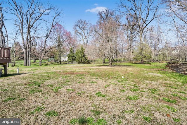 378 S WARNER RD, Wayne, PA 19087