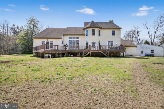 378 S WARNER RD, Wayne, PA 19087