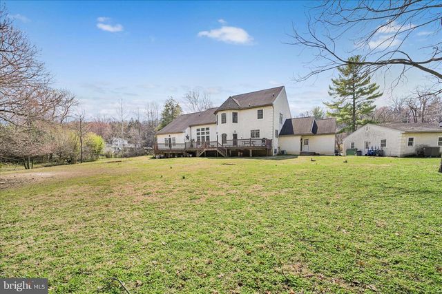 378 S WARNER RD, Wayne, PA 19087