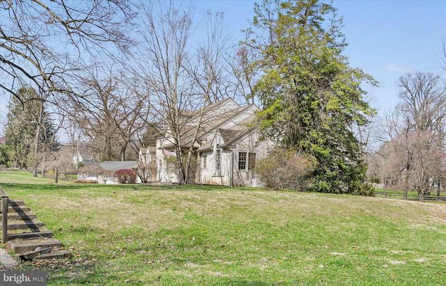 378 S WARNER RD, Wayne, PA 19087
