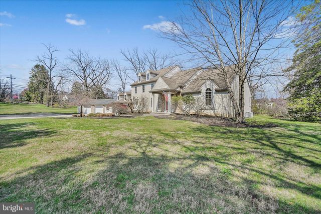 378 S WARNER RD, Wayne, PA 19087