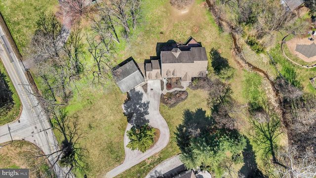 378 S WARNER RD, Wayne, PA 19087