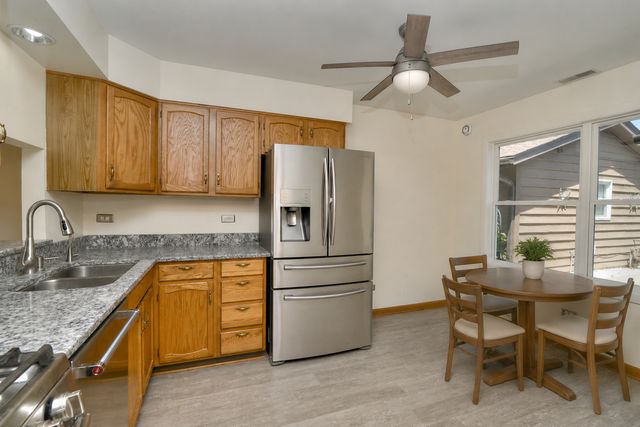 9925 Amanda Lane, Algonquin, IL 60102