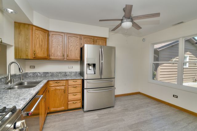 9925 Amanda Lane, Algonquin, IL 60102