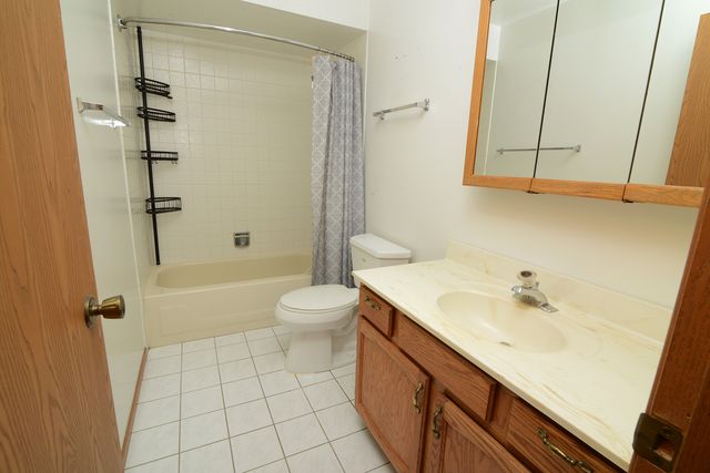 9925 Amanda Lane, Algonquin, IL 60102