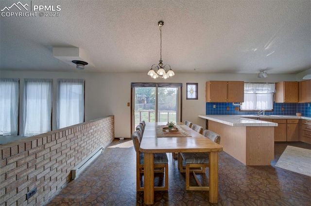 14 Crested Hill Court, Pueblo, CO 81008