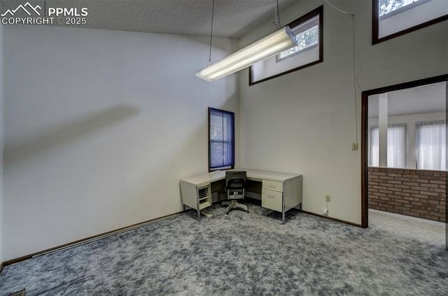 14 Crested Hill Court, Pueblo, CO 81008