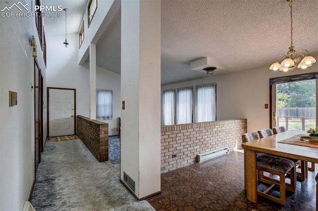 14 Crested Hill Court, Pueblo, CO 81008