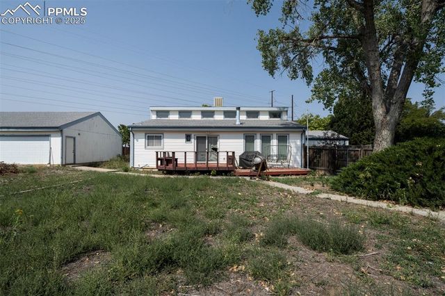 14 Crested Hill Court, Pueblo, CO 81008