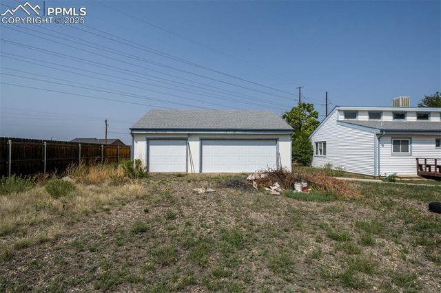 14 Crested Hill Court, Pueblo, CO 81008
