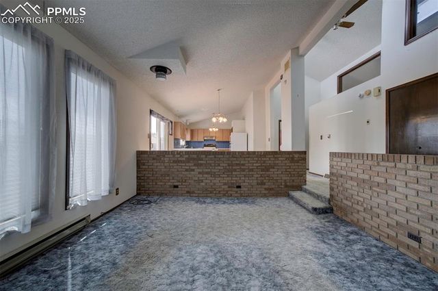 14 Crested Hill Court, Pueblo, CO 81008