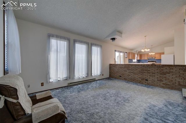 14 Crested Hill Court, Pueblo, CO 81008