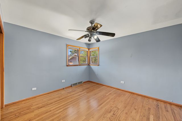 378 Oakwood Drive, Crete, IL 60417