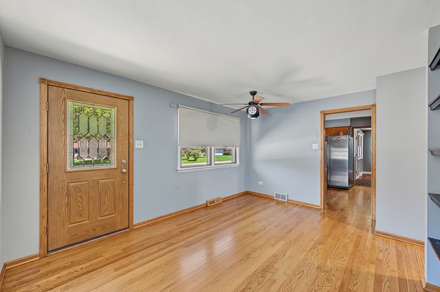 378 Oakwood Drive, Crete, IL 60417
