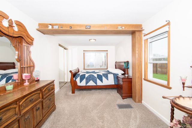 406 N Oak Street, Kendallville, IN 46755