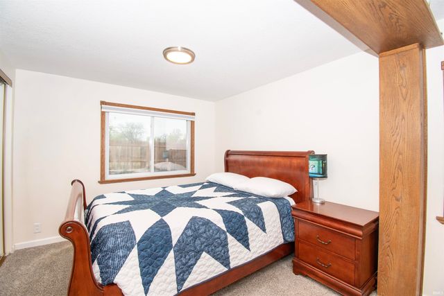 406 N Oak Street, Kendallville, IN 46755