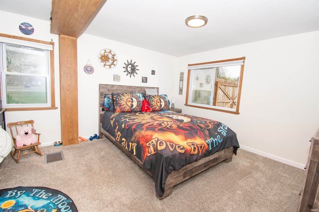 406 N Oak Street, Kendallville, IN 46755