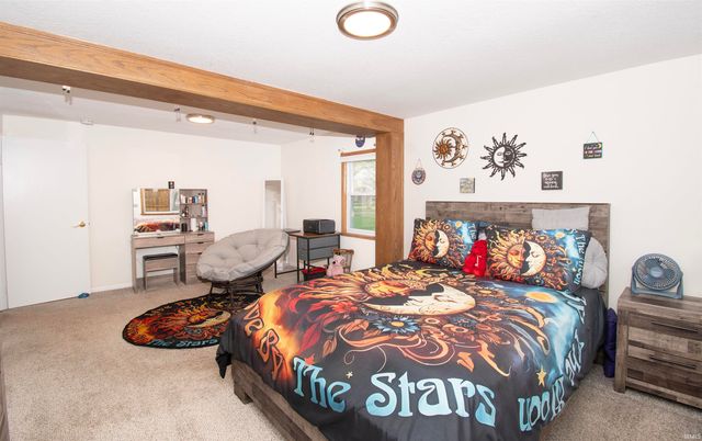 406 N Oak Street, Kendallville, IN 46755