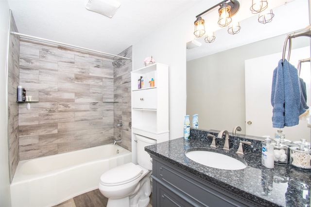 406 N Oak Street, Kendallville, IN 46755