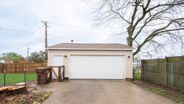406 N Oak Street, Kendallville, IN 46755