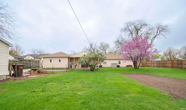 406 N Oak Street, Kendallville, IN 46755