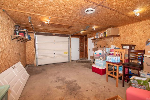 406 N Oak Street, Kendallville, IN 46755