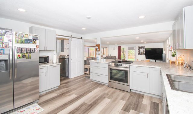 406 N Oak Street, Kendallville, IN 46755