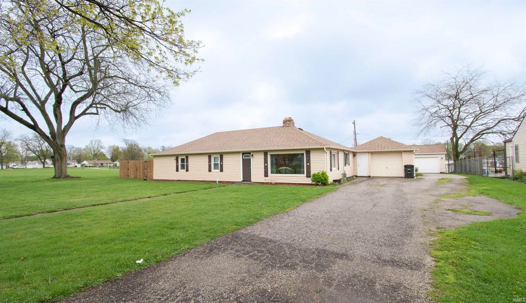 406 N Oak Street, Kendallville, IN 46755