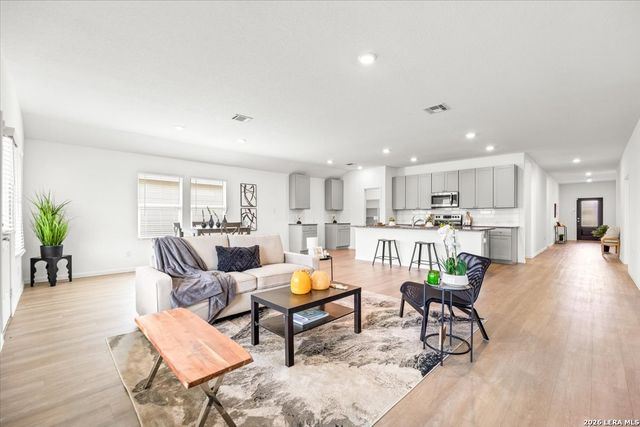 2708 CORAL VLY, Seguin, TX 78155