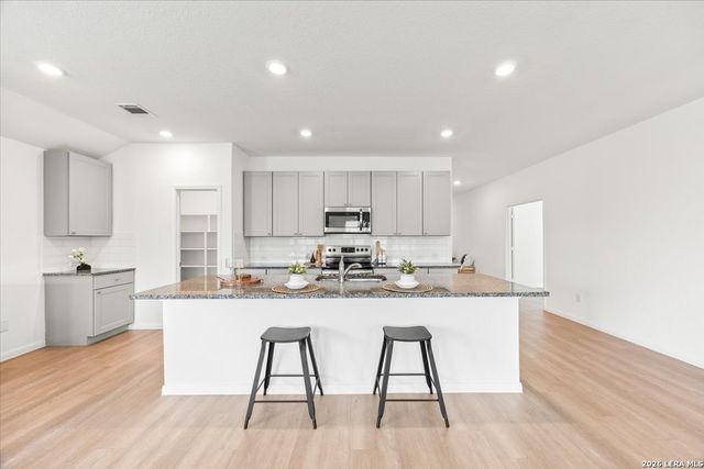 2708 CORAL VLY, Seguin, TX 78155