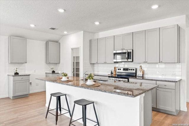 2708 CORAL VLY, Seguin, TX 78155