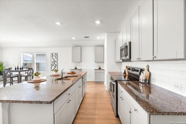 2708 CORAL VLY, Seguin, TX 78155