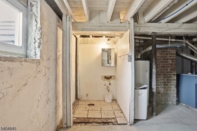 207 Brighton Ave, East Orange City, NJ 07017