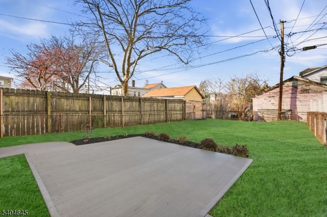 207 Brighton Ave, East Orange City, NJ 07017