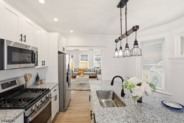 207 Brighton Ave, East Orange City, NJ 07017