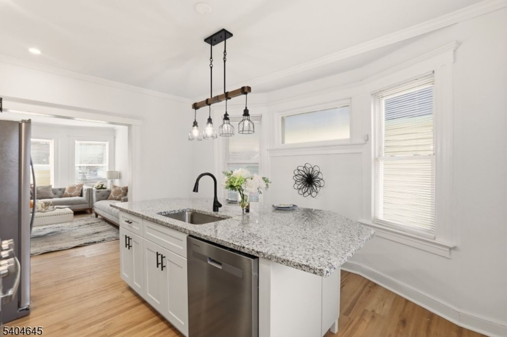 207 Brighton Ave, East Orange City, NJ 07017