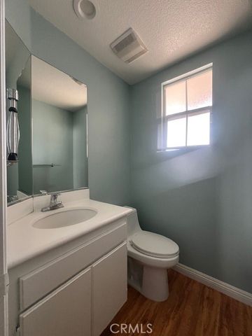 927 W Paramount, Azusa, CA 91702