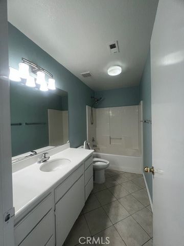 927 W Paramount, Azusa, CA 91702