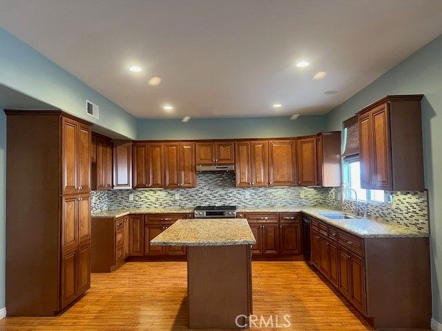 927 W Paramount, Azusa, CA 91702