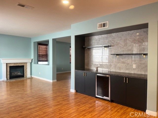 927 W Paramount, Azusa, CA 91702
