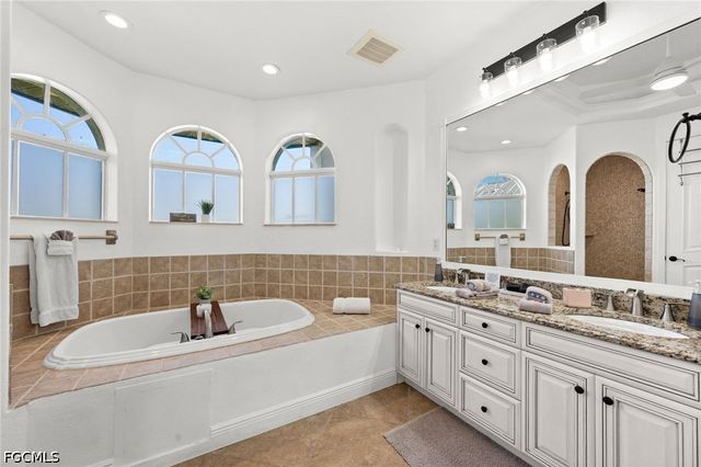 3041 SW 11th PL, Cape Coral, FL 33914
