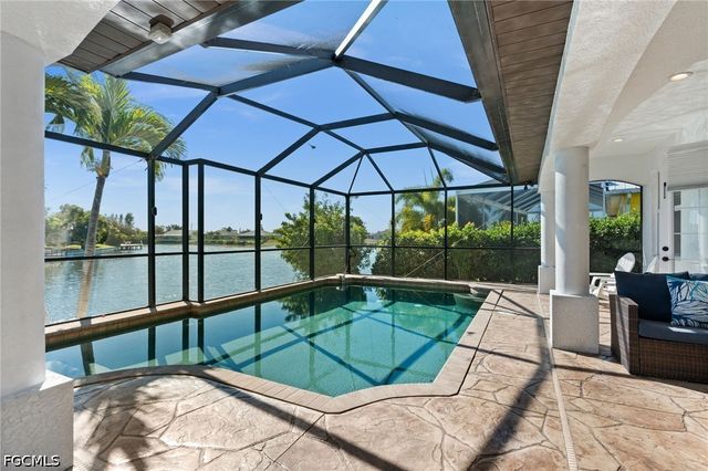 3041 SW 11th PL, Cape Coral, FL 33914