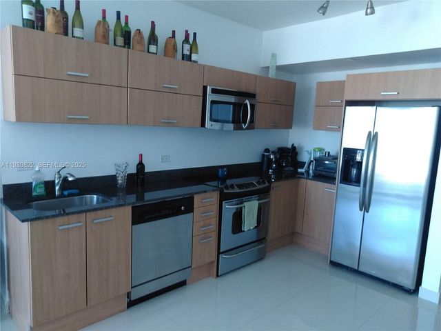 350 S Miami Ave 3907, Miami, FL 33130