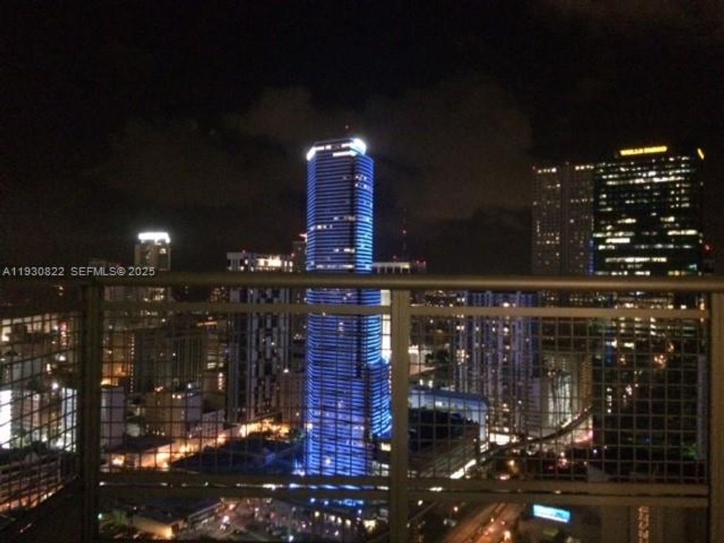 350 S Miami Ave 3907, Miami, FL 33130