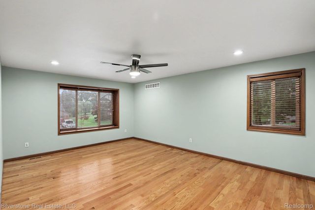 869 Timberline Drive, Rochester Hills, MI 48309