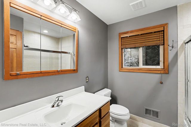 869 Timberline Drive, Rochester Hills, MI 48309